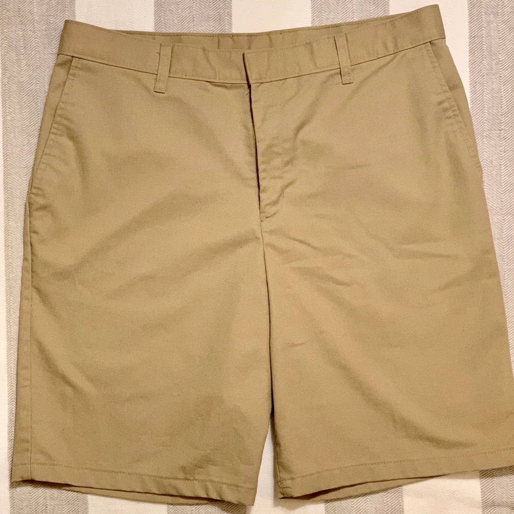 🎈A+ Boys Khaki Uniform Shorts. Size 34